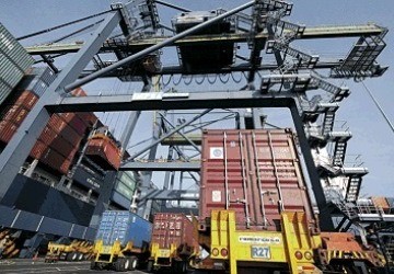 Las importaciones llevaron a un déficit récord